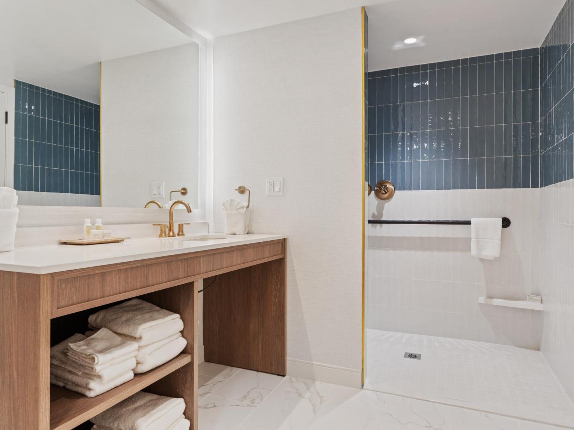 Greyfinch Chatham Inn Экстерьер фото